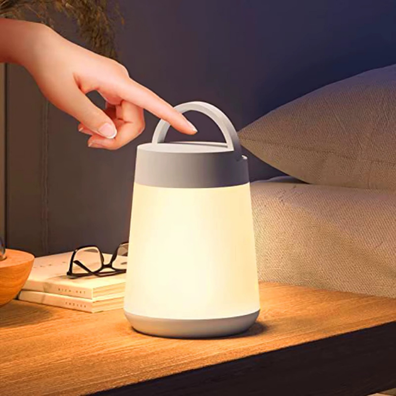 Lampe de Chevet LED Tactile Lanterne – Style Camping, Recharge USB-C, 8h D'Autonomie et Lumière Apaisante