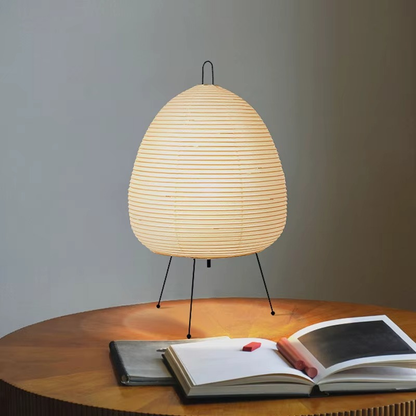 Lampe de Chevet Japonaise en Papier de Riz – Design Trépied LED, Style Wabi-Sabi Épuré pour Ambiance Zen et Douce