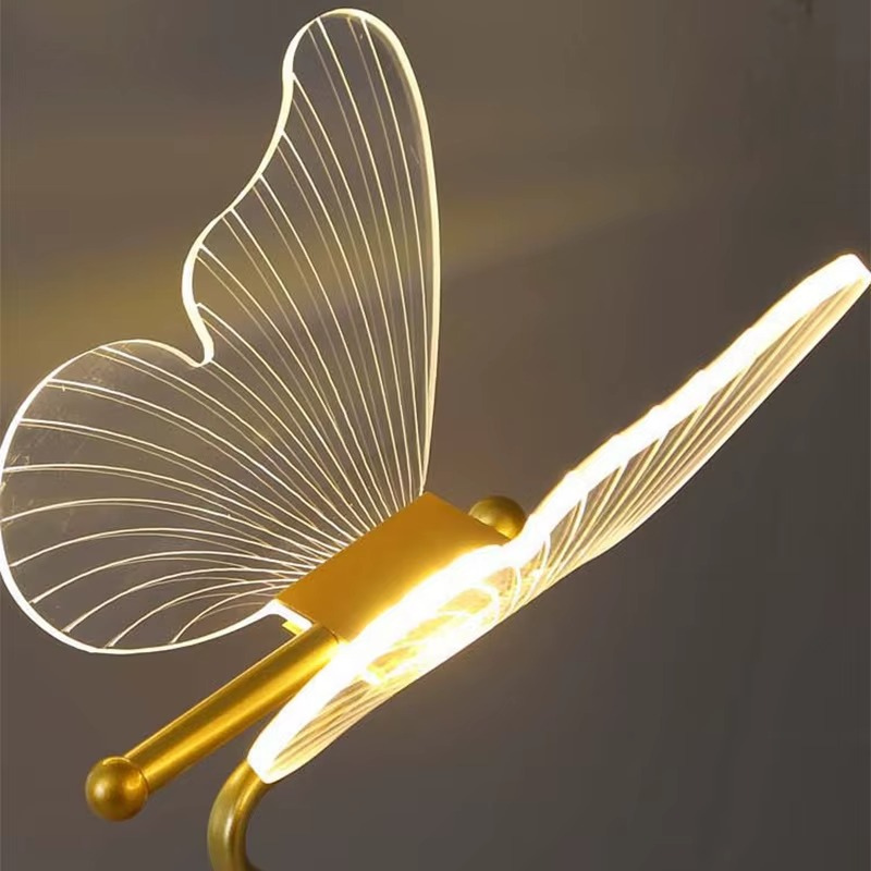 Lampe de Chevet Papillon LED – Design Nordique Doré, 3 Couleurs de Lumière USB, Éclairage Élégant et Apaisant