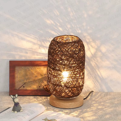 Lampe de Chevet Rotin et Bois – Design Tressé à Main, Lumière LED Chaude, Ambiance Naturelle et Apaisante
