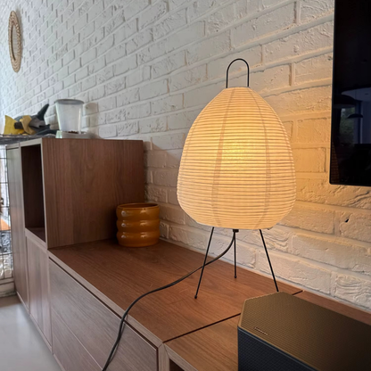 Lampe de Chevet Japonaise en Papier de Riz – Design Trépied LED, Style Wabi-Sabi Épuré pour Ambiance Zen et Douce