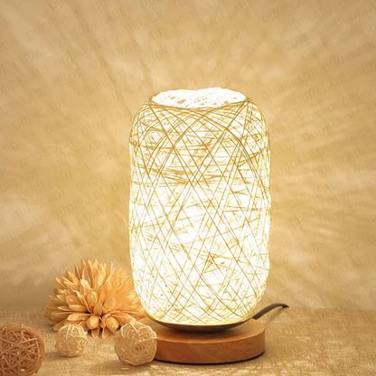 Lampe de Chevet Rotin et Bois – Design Tressé à Main, Lumière LED Chaude, Ambiance Naturelle et Apaisante
