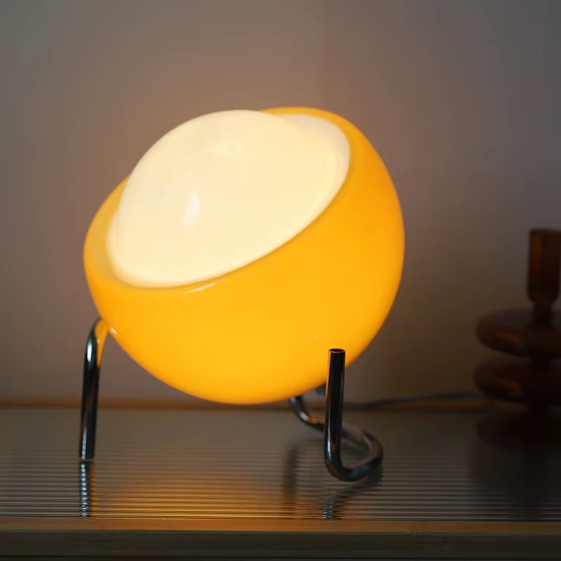 Lampe de Chevet Bauhaus en Verre Soufflé – Design Rétro LED, Lumière Chaude et Pied Métal Élégant