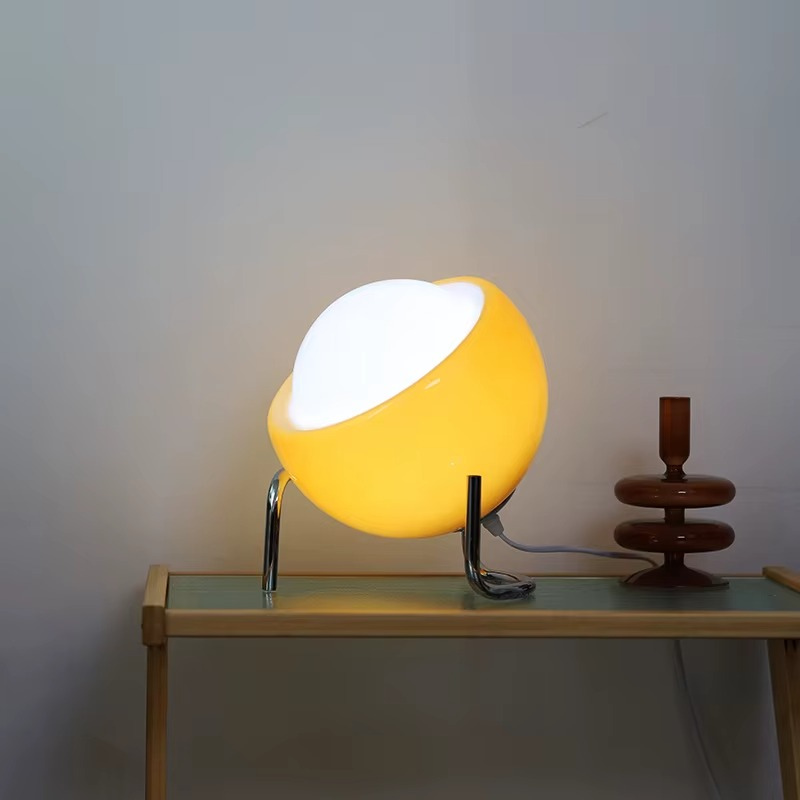 Lampe de Chevet Bauhaus en Verre Soufflé – Design Rétro LED, Lumière Chaude et Pied Métal Élégant