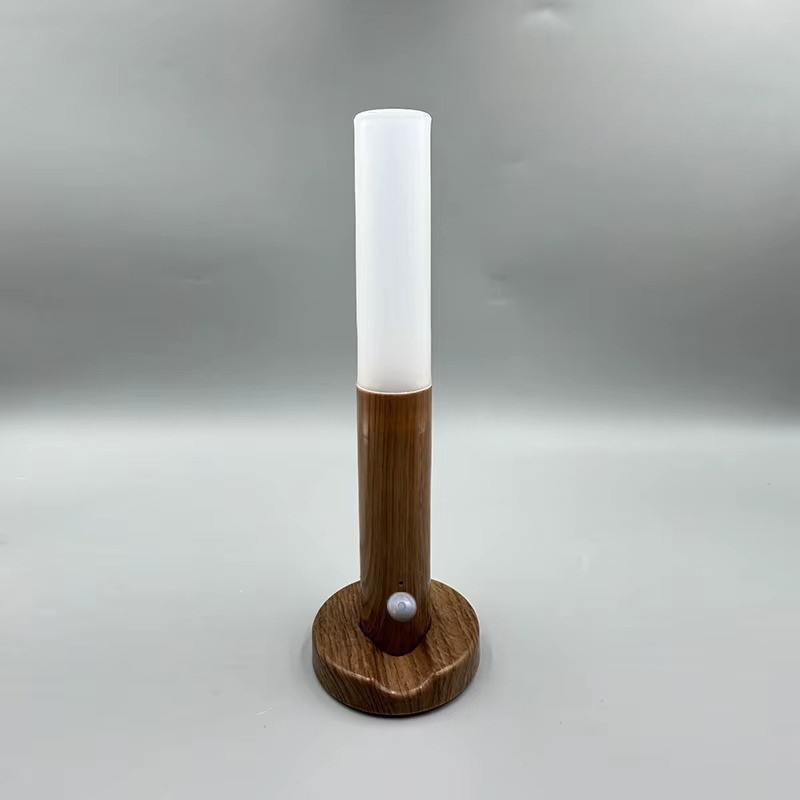 Lampe de Chevet Murale LED Rechargeable USB-C avec Détecteur de Mouvement – Design Bois Nordique, Éclairage Doux et Pratique