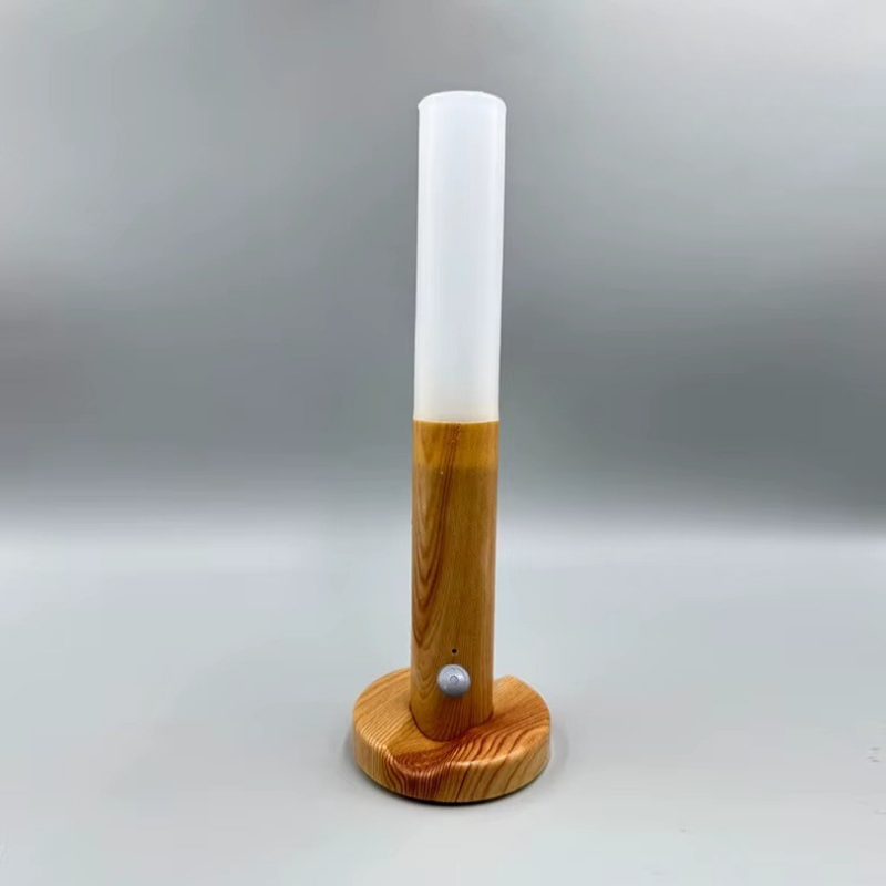 Lampe de Chevet Murale LED Rechargeable USB-C avec Détecteur de Mouvement – Design Bois Nordique, Éclairage Doux et Pratique