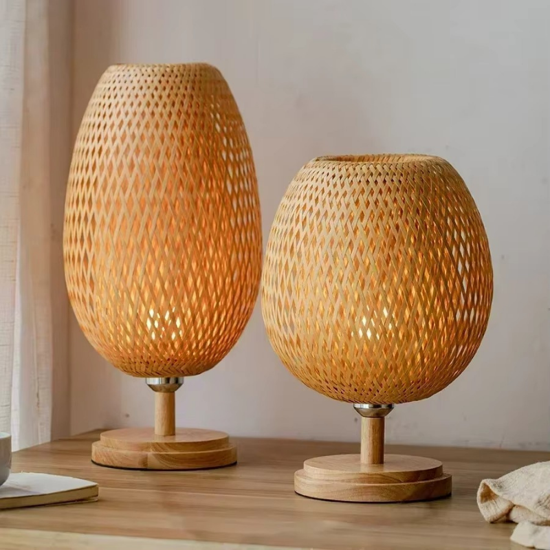 Lampe de Chevet Japonaise en Bois et Bambou Tressé – Design Zen, Lumière Chaleureuse et Ambiance Apaisante
