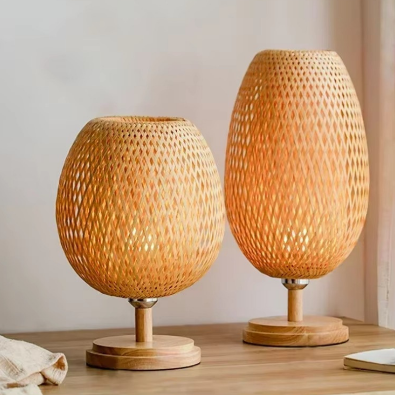 Lampe de Chevet Japonaise en Bois et Bambou Tressé – Design Zen, Lumière Chaleureuse et Ambiance Apaisante