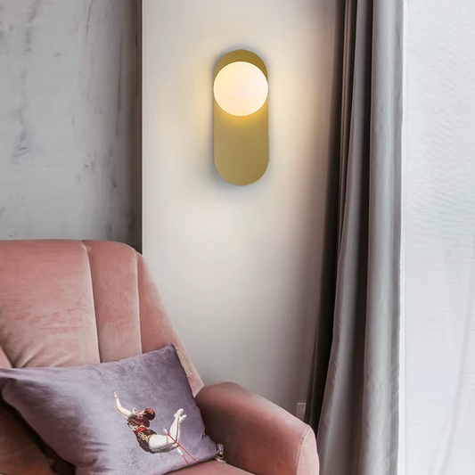 Lampe de Chevet Murale LED Moderne – Globe en Verre Givré, Finition Noir & Or, Lumière Douce et Élégante Applique Murale Capsule