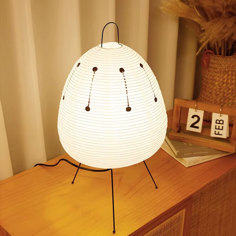 Lampe de Chevet LED Japonaise en Papier Xuan – Design Minimaliste Fait Main, Lumière Dimmable et Ambiance Apaisante pour Chambre ou Salon