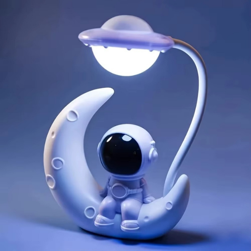 Lampe de Chevet Veilleuse Astronaute Lune LED – Design Créatif USB, Lumière Douce et Atmosphère Cosy pour Enfant