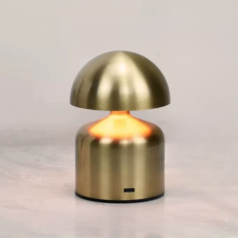 Lampe de Chevet LED Tactile Rechargeable – 3 Couleurs Ajustables, Design Champignon en Métal, Sans Fil Élégant et Cosy