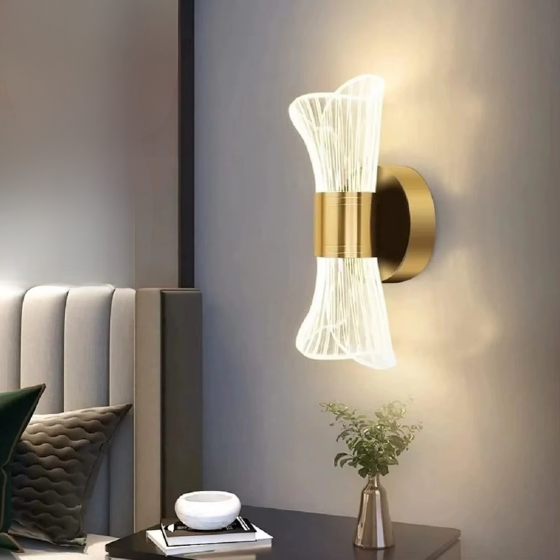 Lampe de Chevet Murale LED Dorée – Acrylique Design Luxe, 12W, 3 Températures de Couleur pour Ambiance Moderne