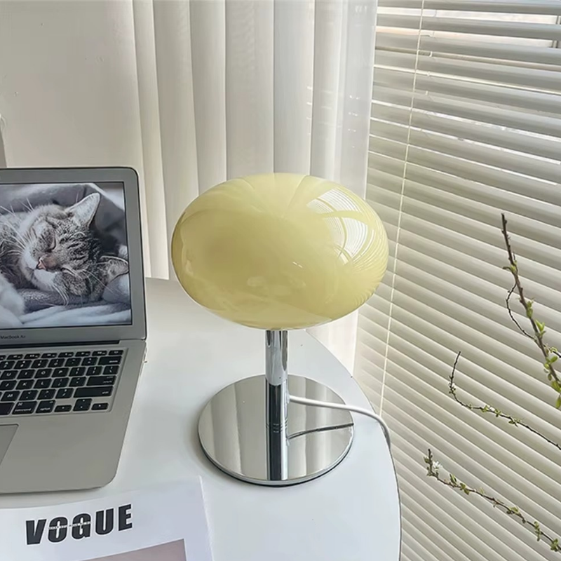 Lampe de Chevet Lollipop en Verre Crème – LED, Design Rétro Élégant et Ambiance Douce