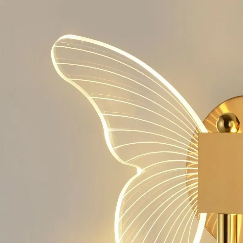 Lampe de Chevet Papillon LED Murale – Design Moderne en Acrylique Doré, Lumière Douce et Élégante