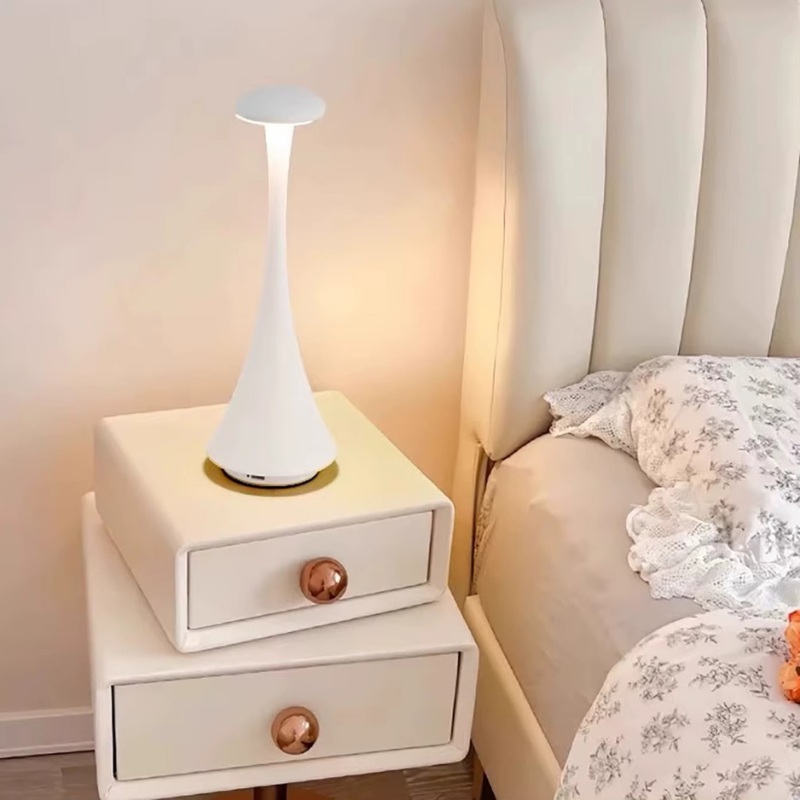 Lampe de Chevet LED Tactile Rechargeable – Design Champignon en Aluminium, Dimmable 3 Tons pour Ambiance Industrielle