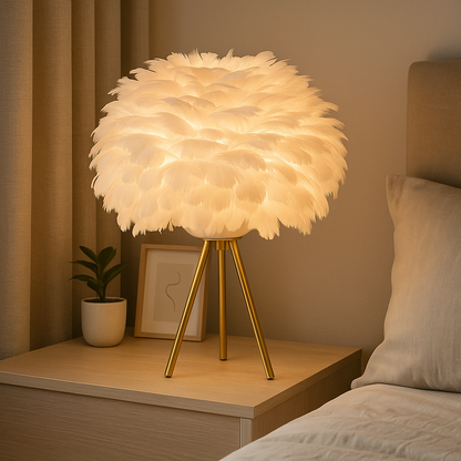 Lampe de Chevet Plumes d’Oie Naturelles – LED Design Nordique sur Trépied Doré, Lumière Douce et Ambiance Romantique