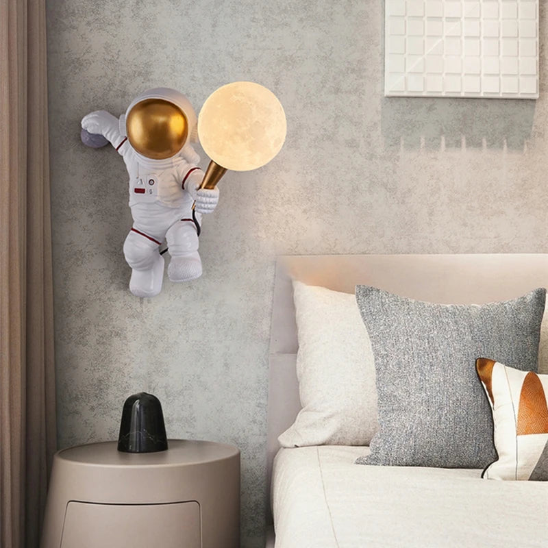Lampe de Chevet LED Astronaute et Lune – Design Moderne Mural, Lumière Chaude Apaisante pour Ambiance Cosy et Rêves Stellaires Enfant