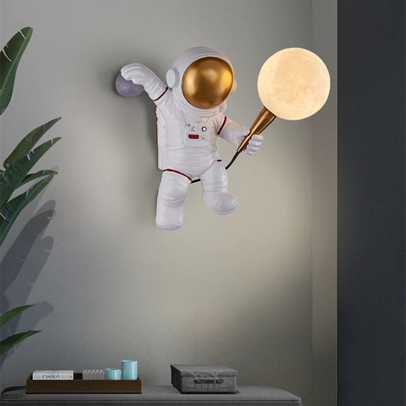 Lampe de Chevet LED Astronaute et Lune – Design Moderne Mural, Lumière Chaude Apaisante pour Ambiance Cosy et Rêves Stellaires Enfant