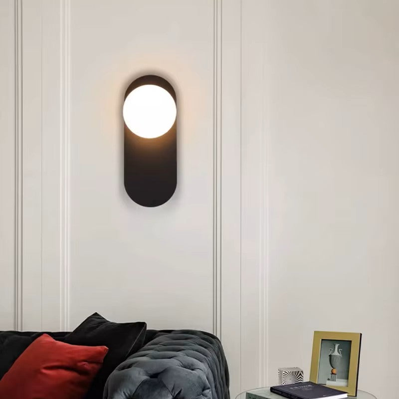 Lampe de Chevet Murale LED Moderne – Globe en Verre Givré, Finition Noir & Or, Lumière Douce et Élégante Applique Murale Capsule