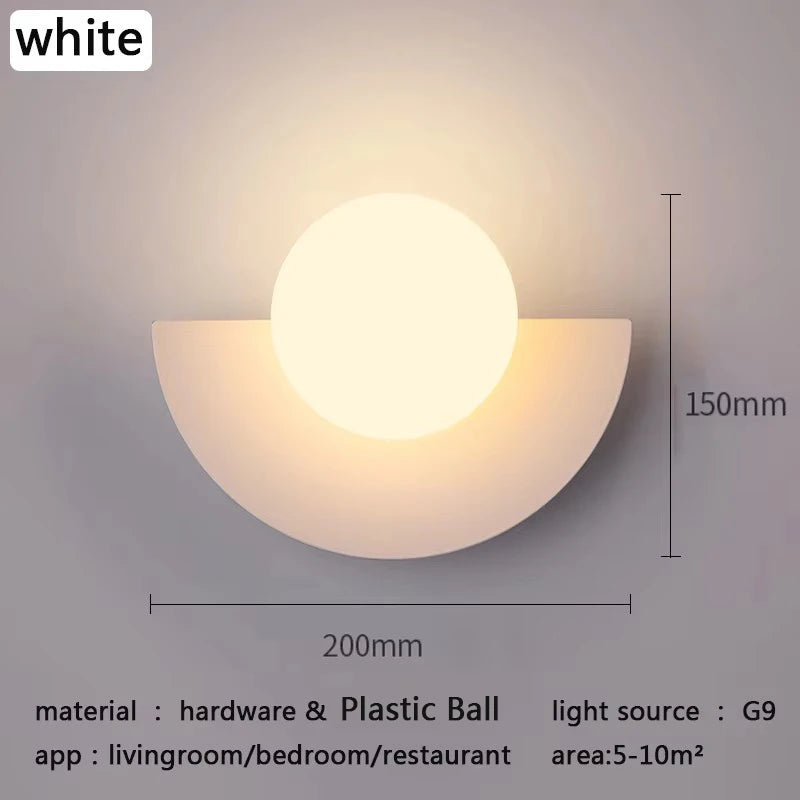 Lampe de Chevet Murale LED Nordique – Demi-Lune Colorée en Métal et Bille Opale, Design Moderne et Ambiance Douce