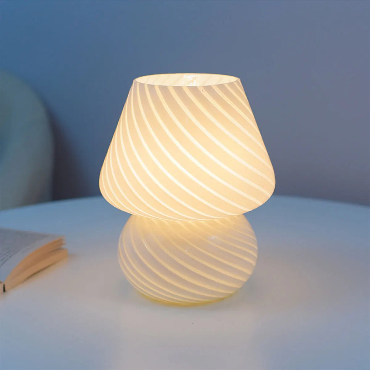 Lampe de Chevet Champignon en Verre Strié – LED USB, Design Murano Élégant pour Ambiance Douce et Cosy