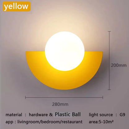 Lampe de Chevet Murale LED Nordique – Demi-Lune Colorée en Métal et Bille Opale, Design Moderne et Ambiance Douce